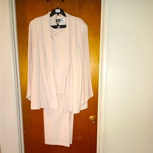 Designer 3pc pants suit size 24 Bev Marc never worn. Pants button. No stretch.